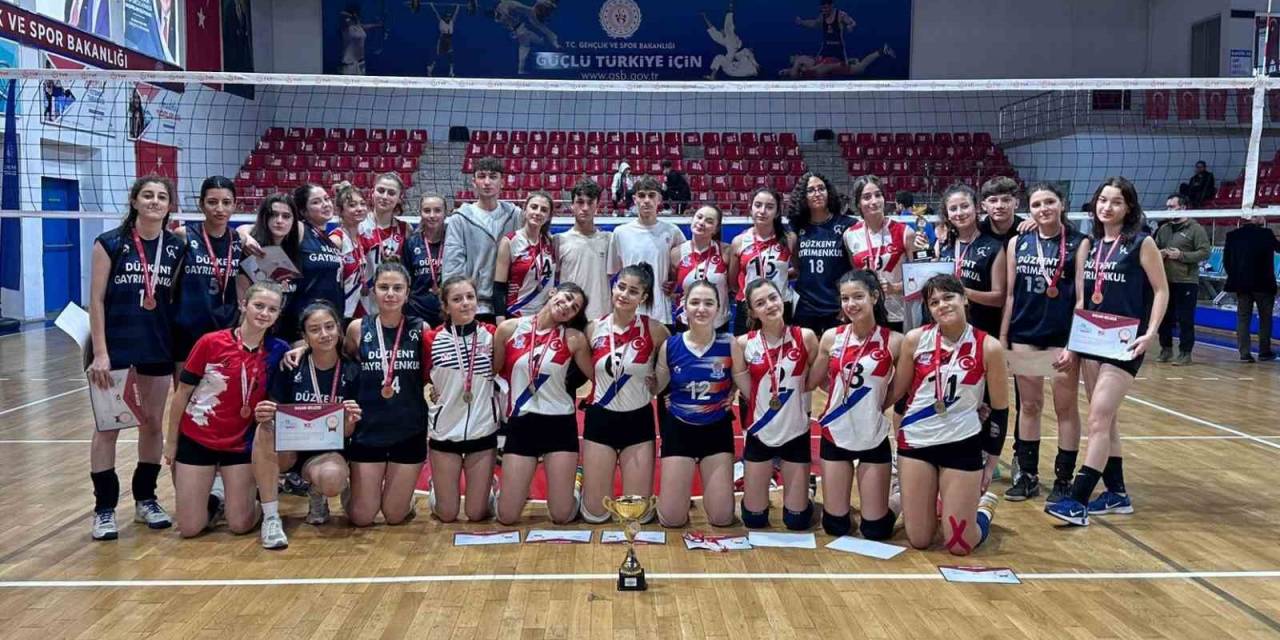 Okul Sporlarında Gençler Mücadelesi Sürüyor