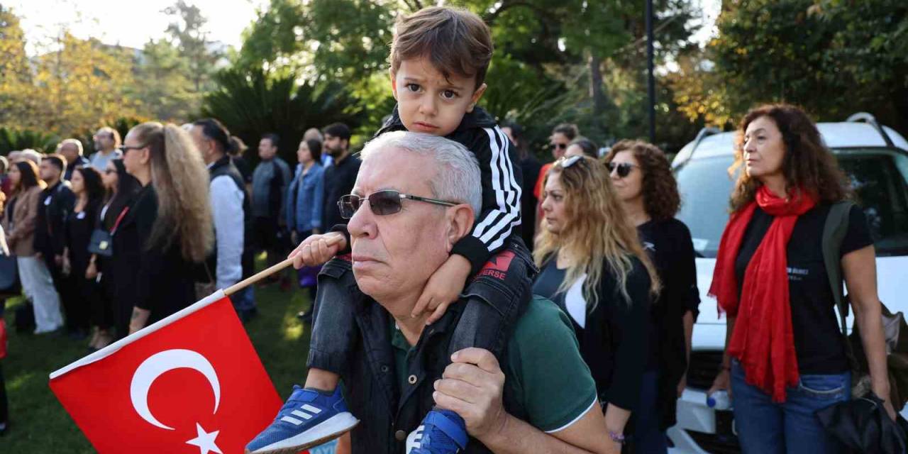 Adana’da Hayat Ata İçin 1 Dakikalığına Durdu