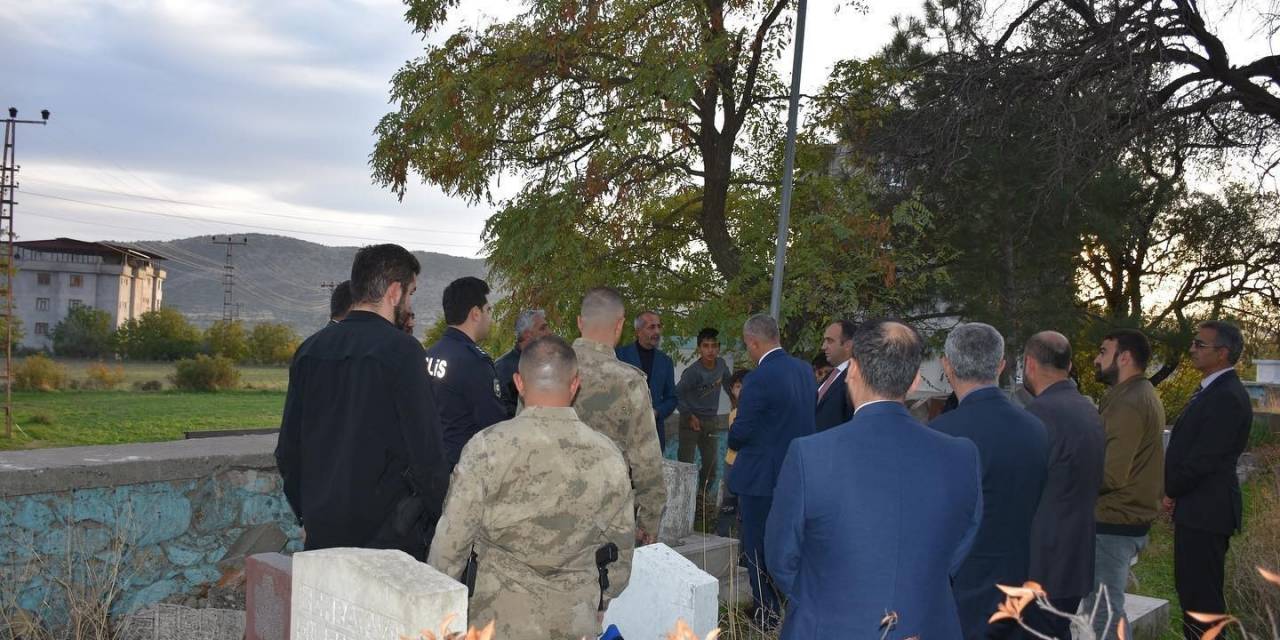 Hani İlçesinde Şehit Edilen 12 Kişi Törenle Anıldı