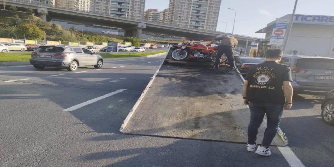 Başakşehir’de Abartı Egzozla Çevreye Rahatsızlık Veren Motosikletliler Mobil Okul Timlerine Yakalandı