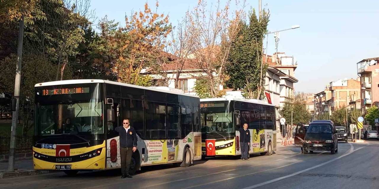 Halk Otobüsleri Şoförlerinden Atatürk’e Büyük Saygı