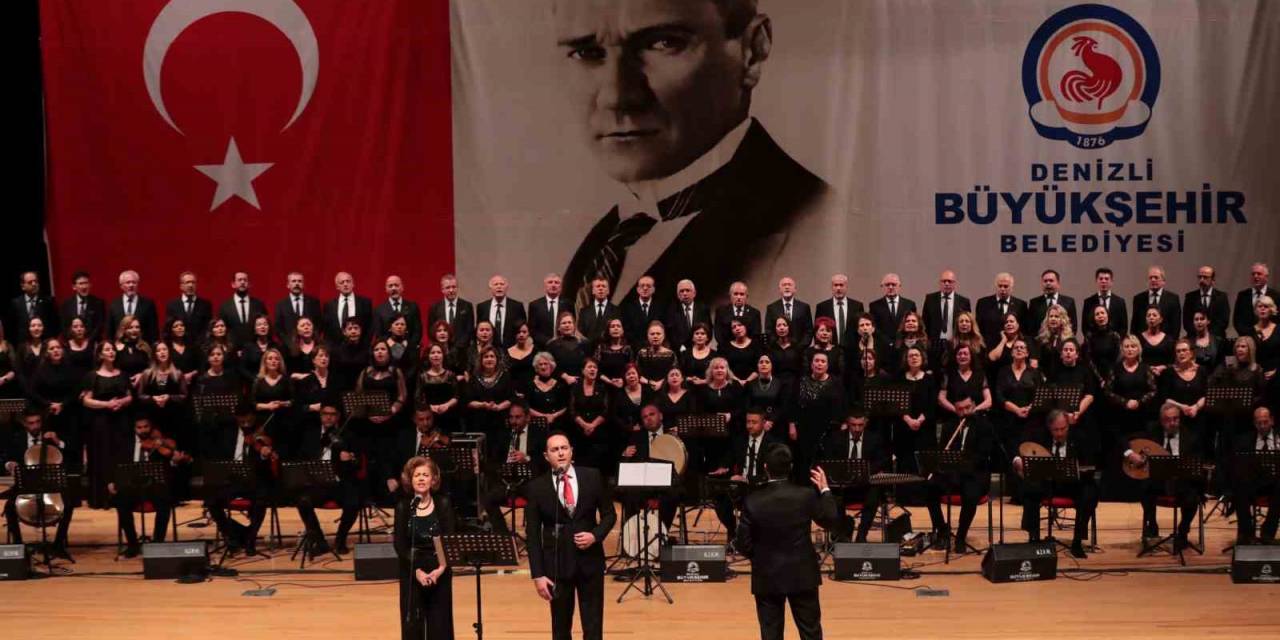 Atatürk Sevdiği Şarkılarla Anıldı