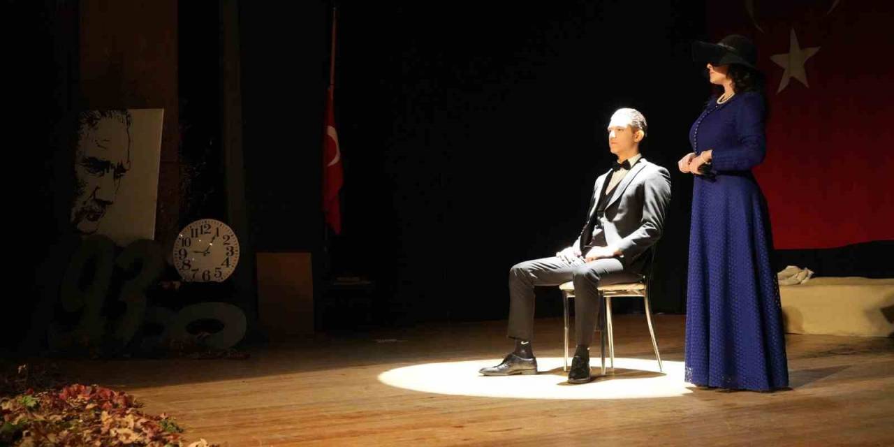 Öğrencilerden "Başka Bir Mustafa" Adlı Oratoryo Gösterisi