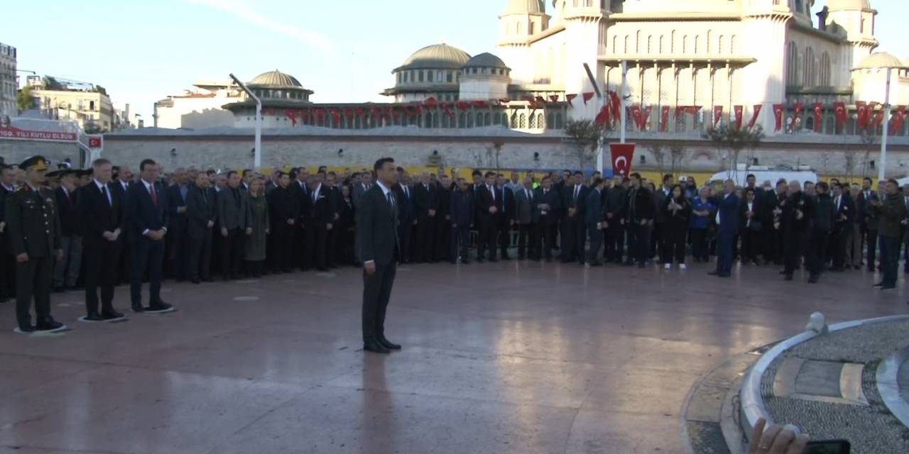 10 Kasım Taksim’deki Törende Chp Çelenk Getirmeyi Unuttu