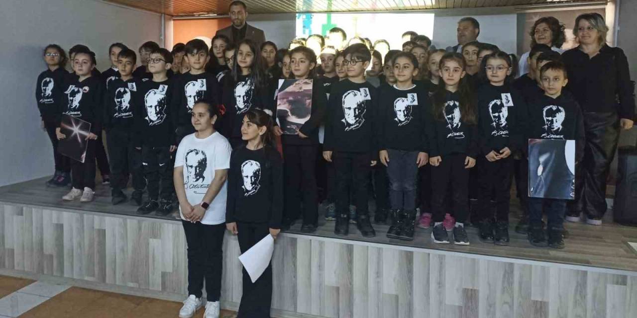 Minik Öğrenciler Atatürk’ü Andı