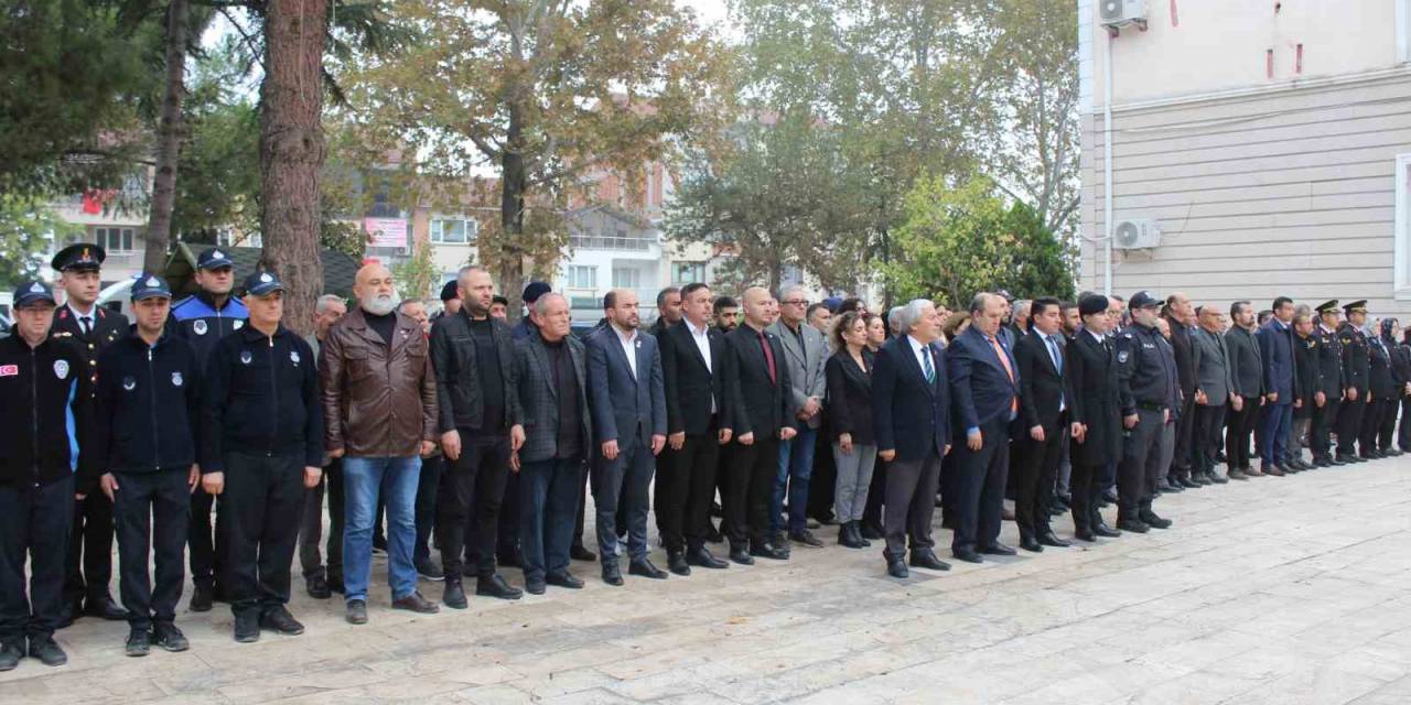 Osmaneli’nde 10 Kasım Atatürk’ü Anma Programı Düzenlendi