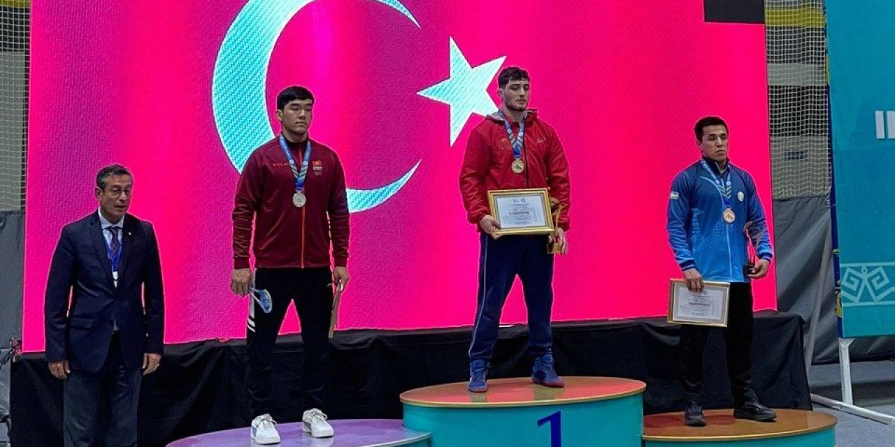 Sakarya Büyükşehir Sporcusundan Kazakistan’da Milli Gurur