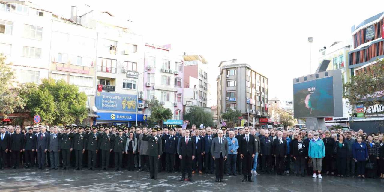 Burhaniye’de Atatürk Vefatının 85 Yılında Saygı Ve Özlemle Anıldı