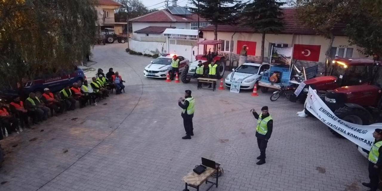 Jandarma 30 Sürücü Ve Yayaya Güvenli Trafik Eğitimi Verdi