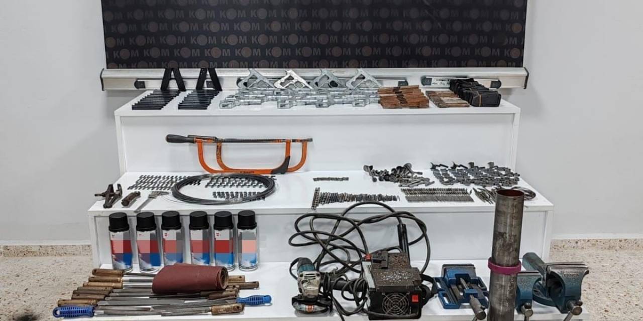 Araçtan Adeta Silah Atölyesi Çıktı