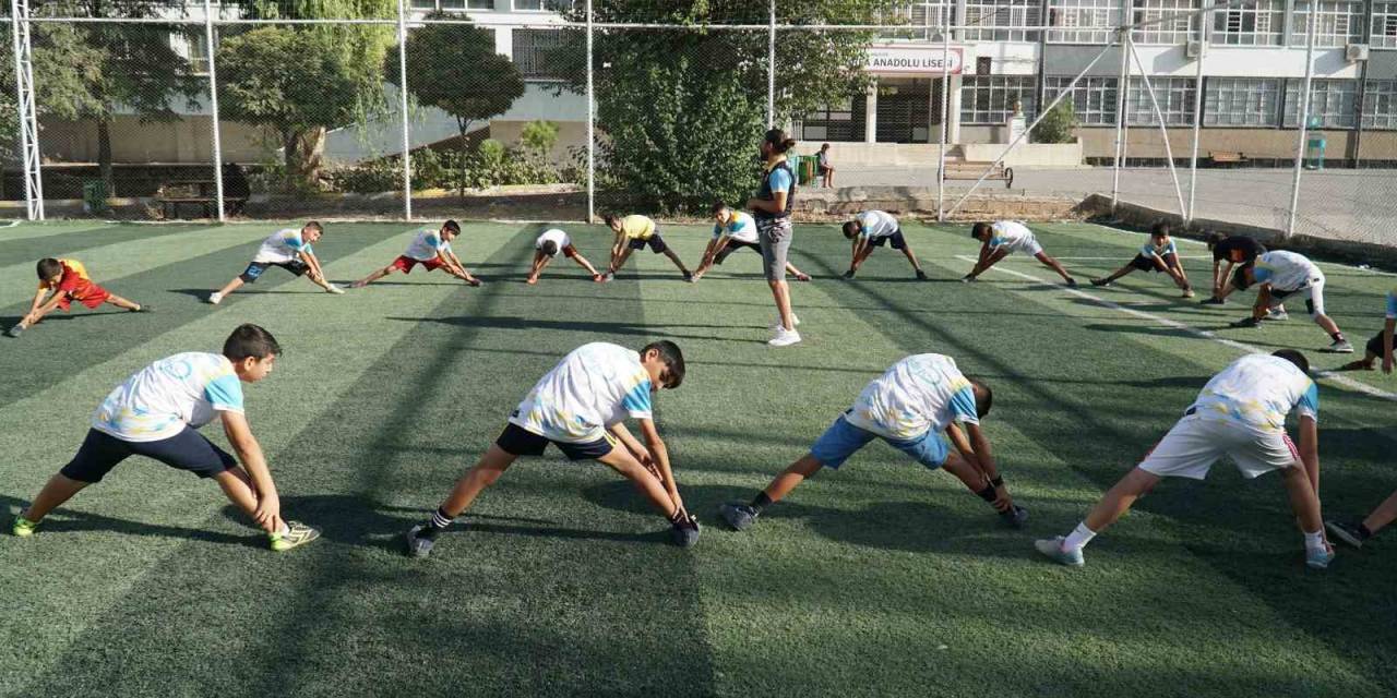 Haliliye’de 21 Halı Saha Gençlerin Hizmetine Sunuldu