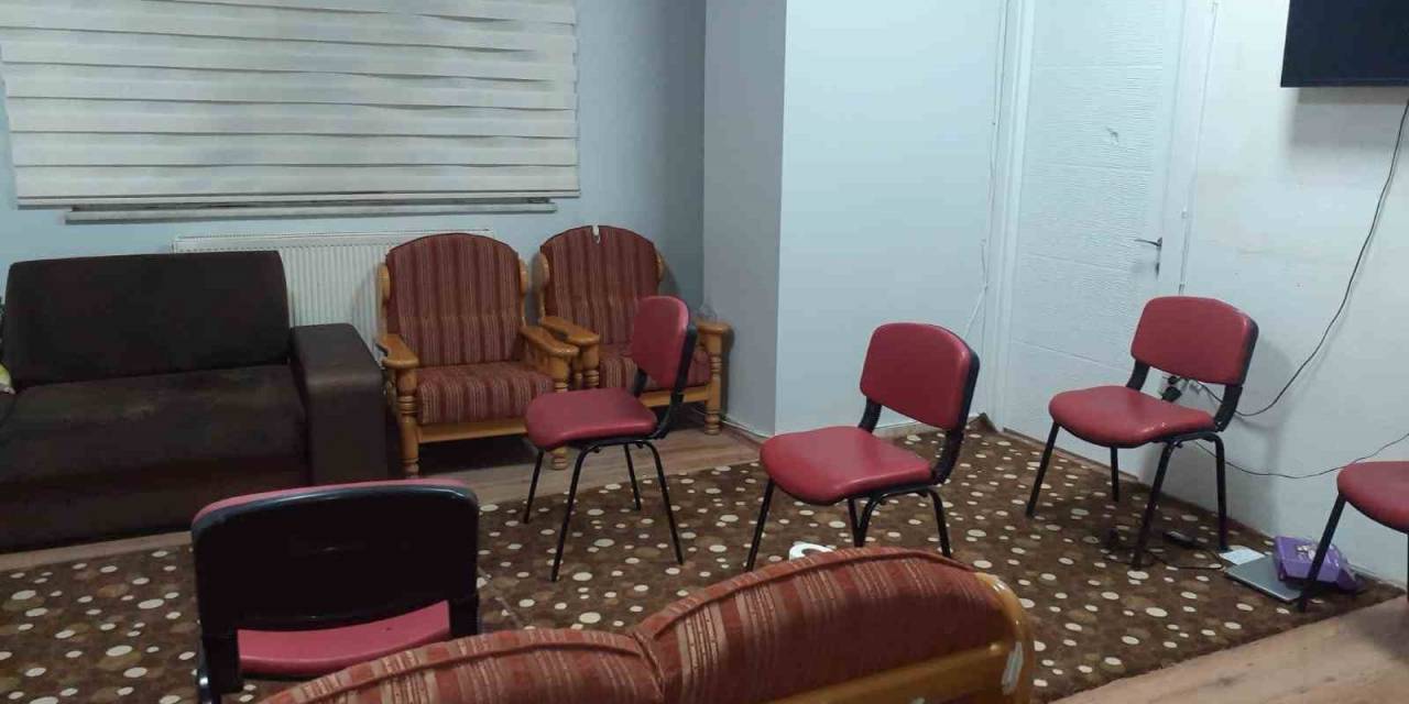 Yönetici Kulüp Binasında Antrenörü Darp Etti