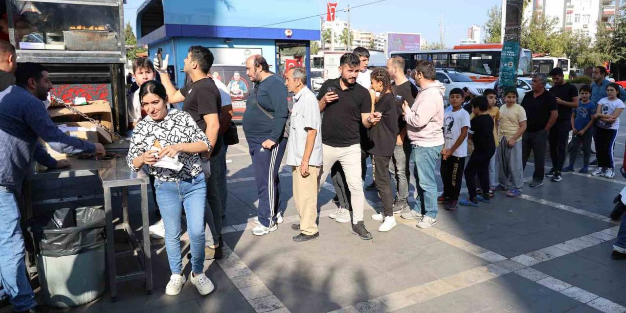 Adanalı Esnaflardan İsrail Protestosu