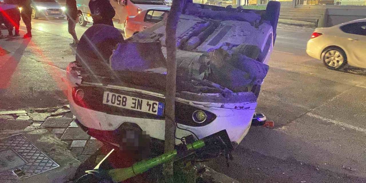 Halk Otobüsüne Çarpan Otomobil Takla Attı, 1 Kişi Yaralandı: Çarpma Anı Kamerada
