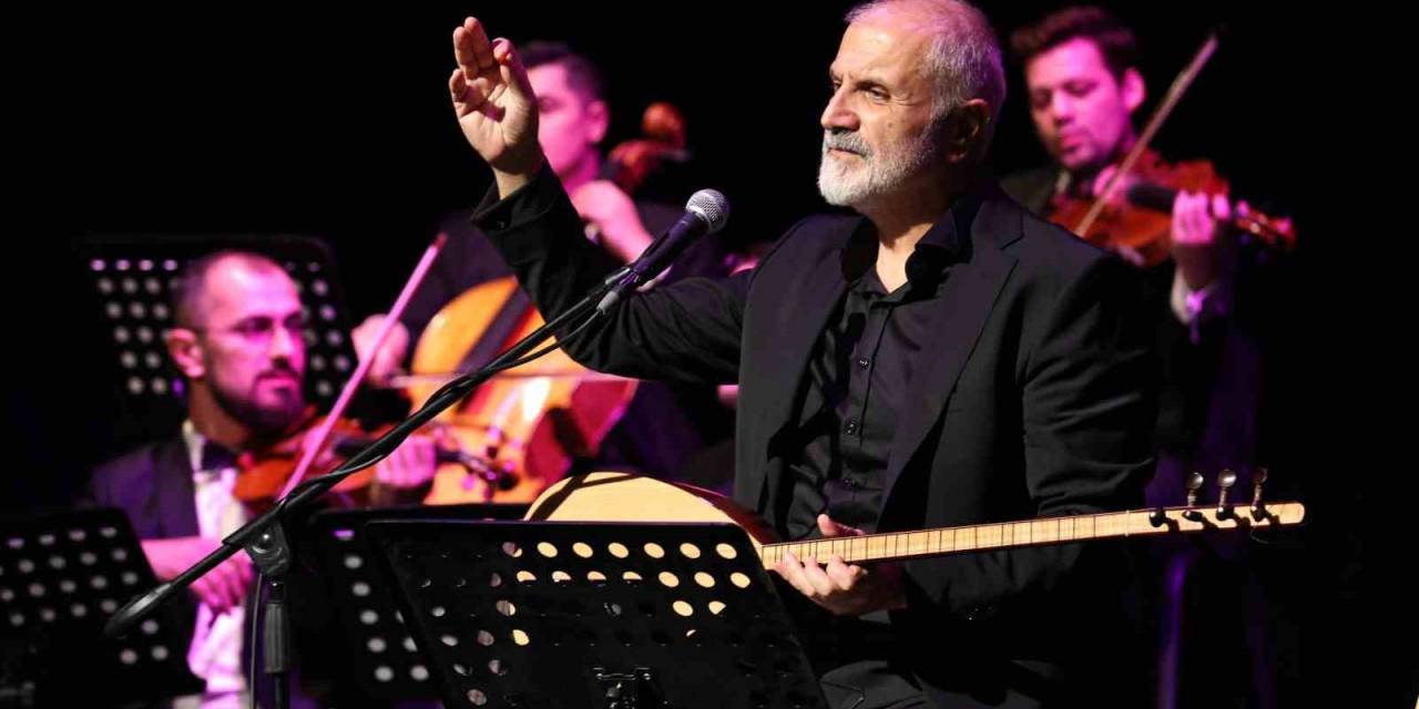 Atatürk Sevdiği Türkülerle Anıldı