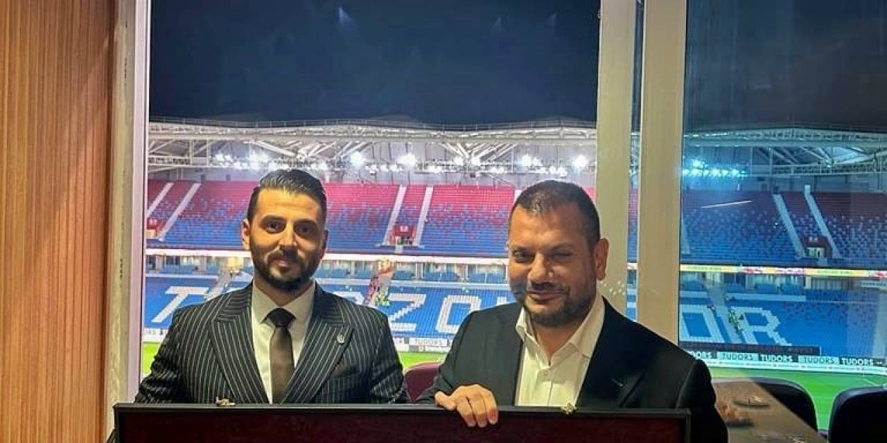 Trabzonspor Başkanı Ertuğrul Doğan’a İsminin Yazılı Olduğu İşlemeli Kılıç Hediye Edildi