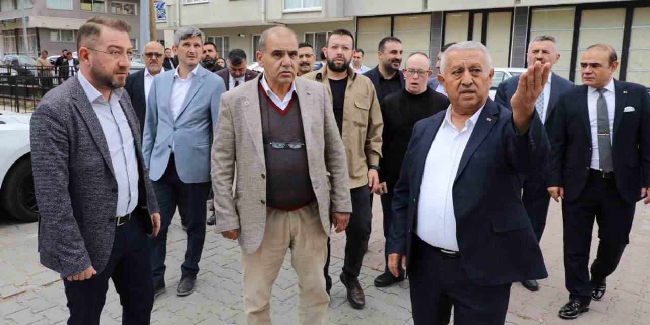 Başkan Zeybek: “Vatandaş Ve Muhtarlarla İletişim Hizmet Noktasında Çok Önemli”