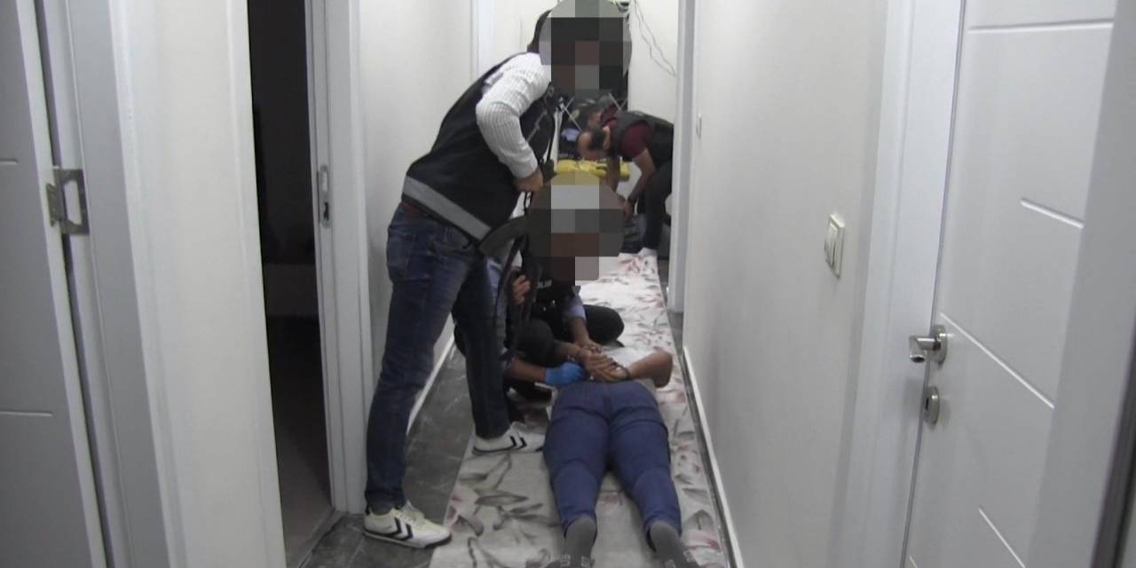 Kendisini Hakim-savcı Gibi Tanıtarak Dolandırıcılık Yapan 2 Şahıs Tutuklandı