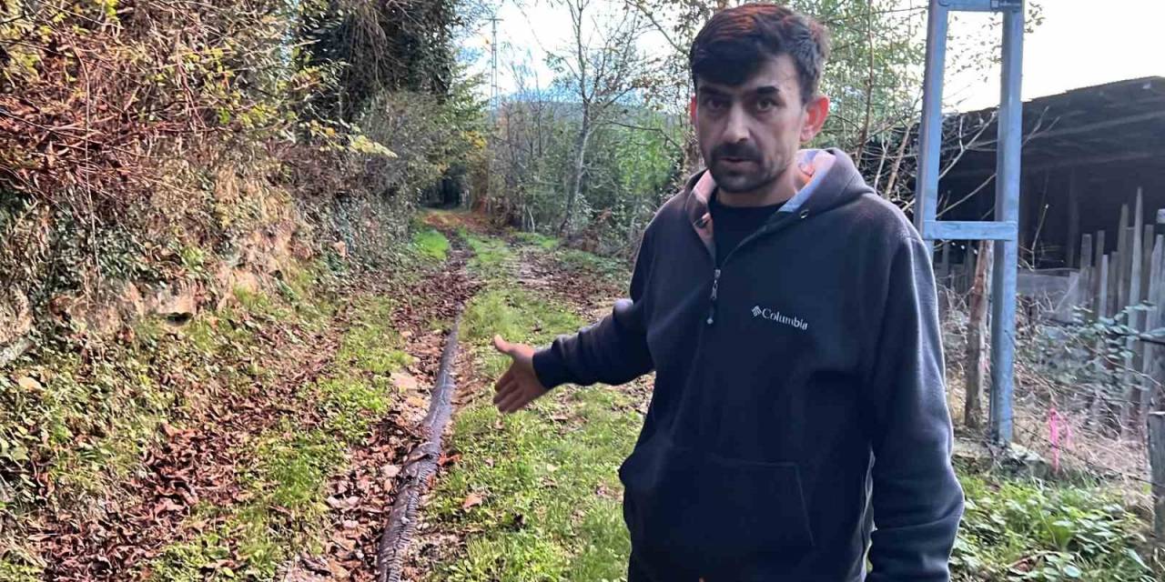 Bozuk Yol Vatandaşa Zor Anlar Yaşatıyor