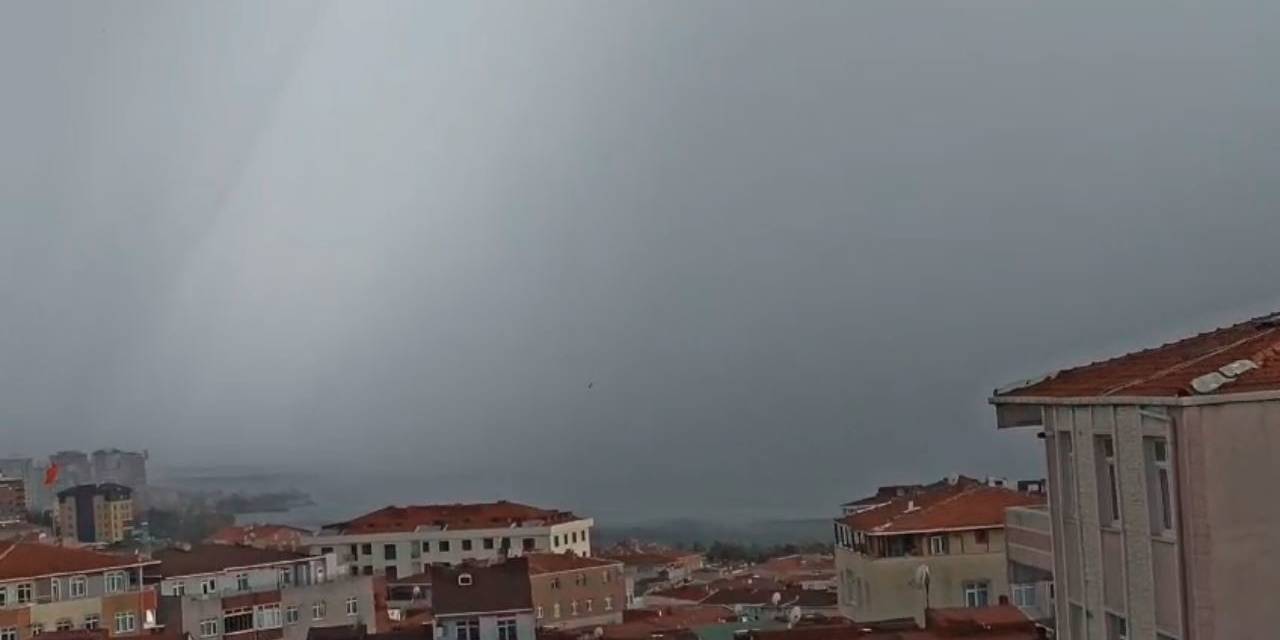 Küçükçekmece Gölünde Hortum Paniği