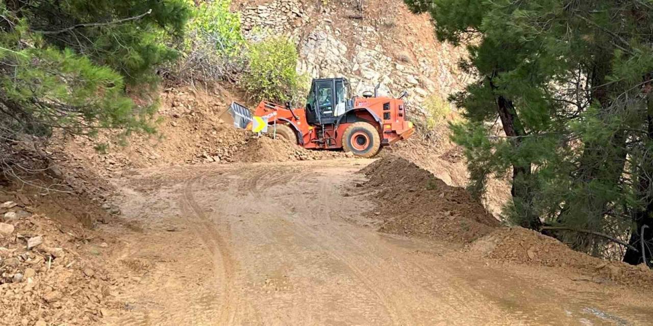 Balıkesir’de Yağış Nedeniyle Heyelan Meydana Geldi
