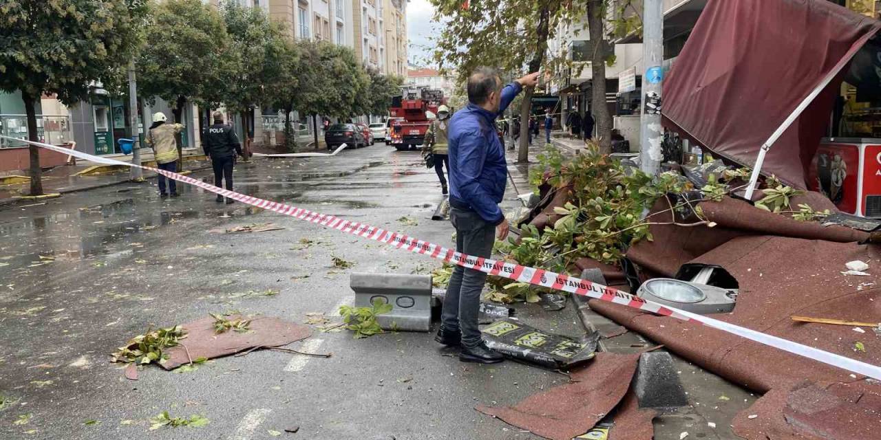 Küçükçekmece’de Etkili Olan Fırtınada Uçan Çatıdan Kopan Parçalar Bakkala Giden Adamın Kafasına İsabet Etti