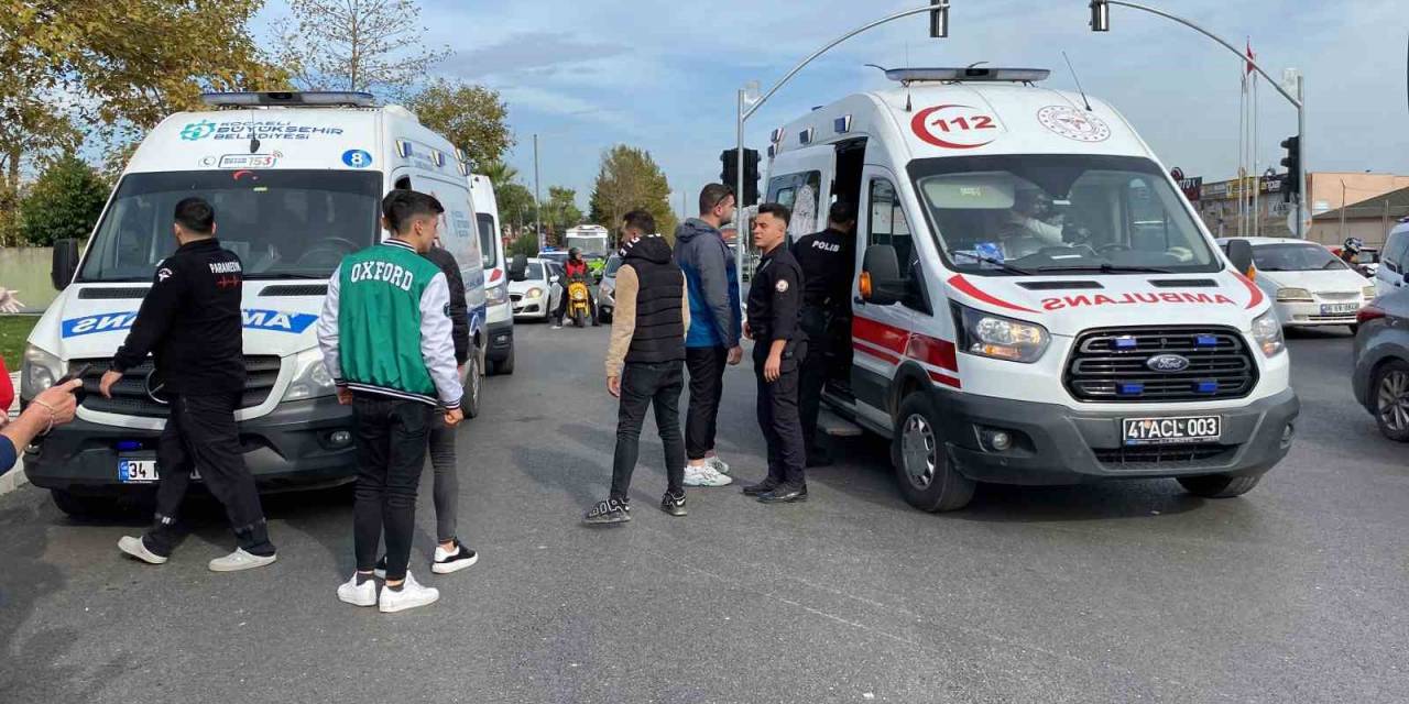 Halk Otobüsü Kırımızı Işık İhlali Yaptı: 1’i Ağır 2 Yaralı