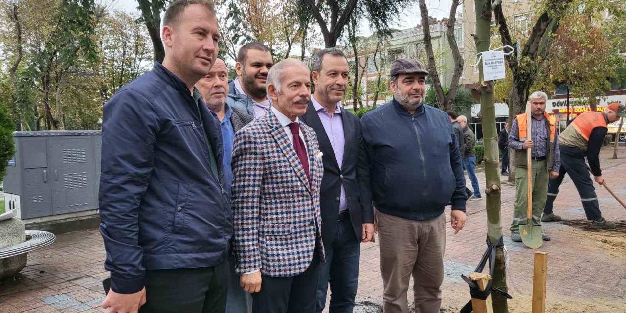 Bayrampaşa Belediyesi 2023 Fidanı Toprakla Buluşturuyor