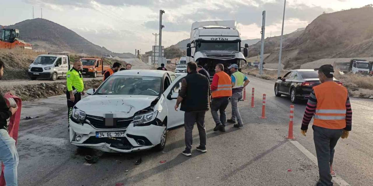Amasya’da Tır Ve 4 Otomobilin Karıştığı Zincirleme Kaza: 5 Yaralı