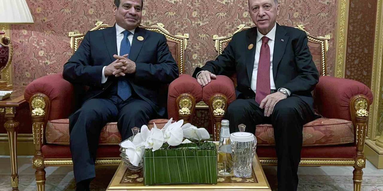 Cumhurbaşkanı Erdoğan, Mısır Cumhurbaşkanı Sisi İle Bir Araya Geldi