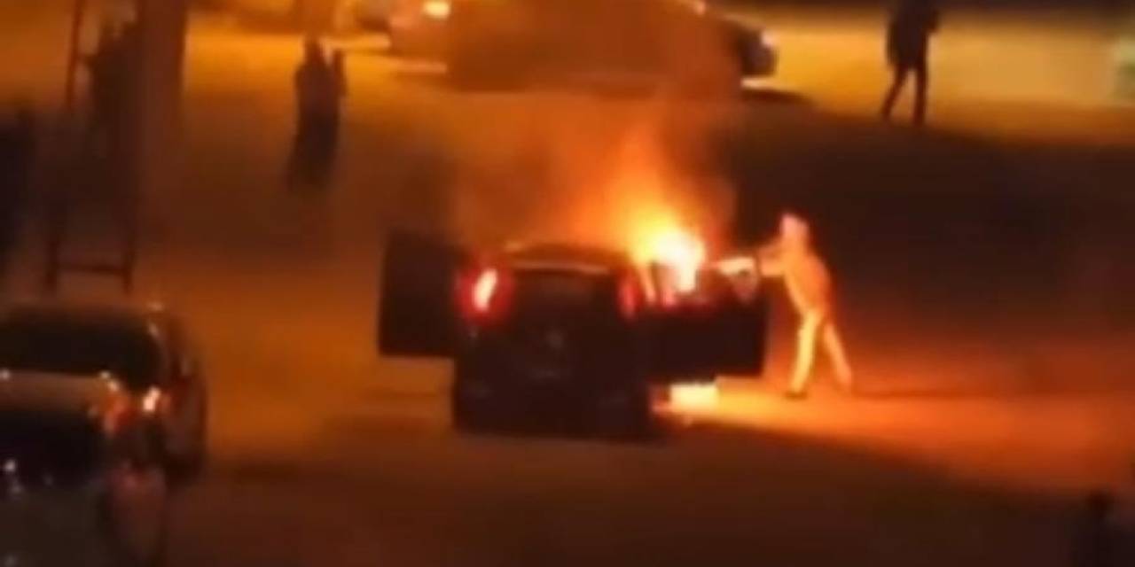 Alev Topuna Dönen Seyri Halindeki Aracın Sürücüsü Canını Zor Kurtardı