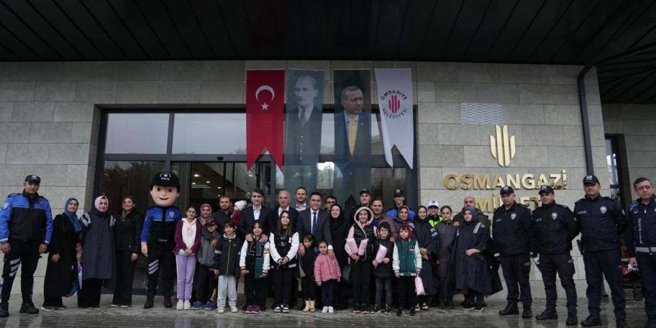 Başkan İsmet Yıldırım Şehit Çocukları İle Birlikte Ağaç Dikti