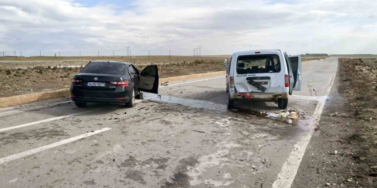 2 Aracın Çarpıştığı Kazada Biri Çocuk 4 Kişi Yaralandı
