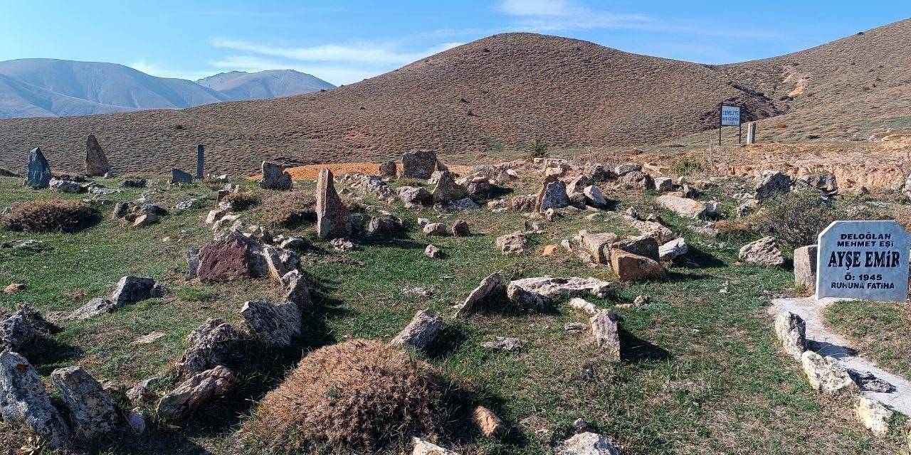 Konargöçer Kabristanları Görenlerin Yüreklerini Burkuyor