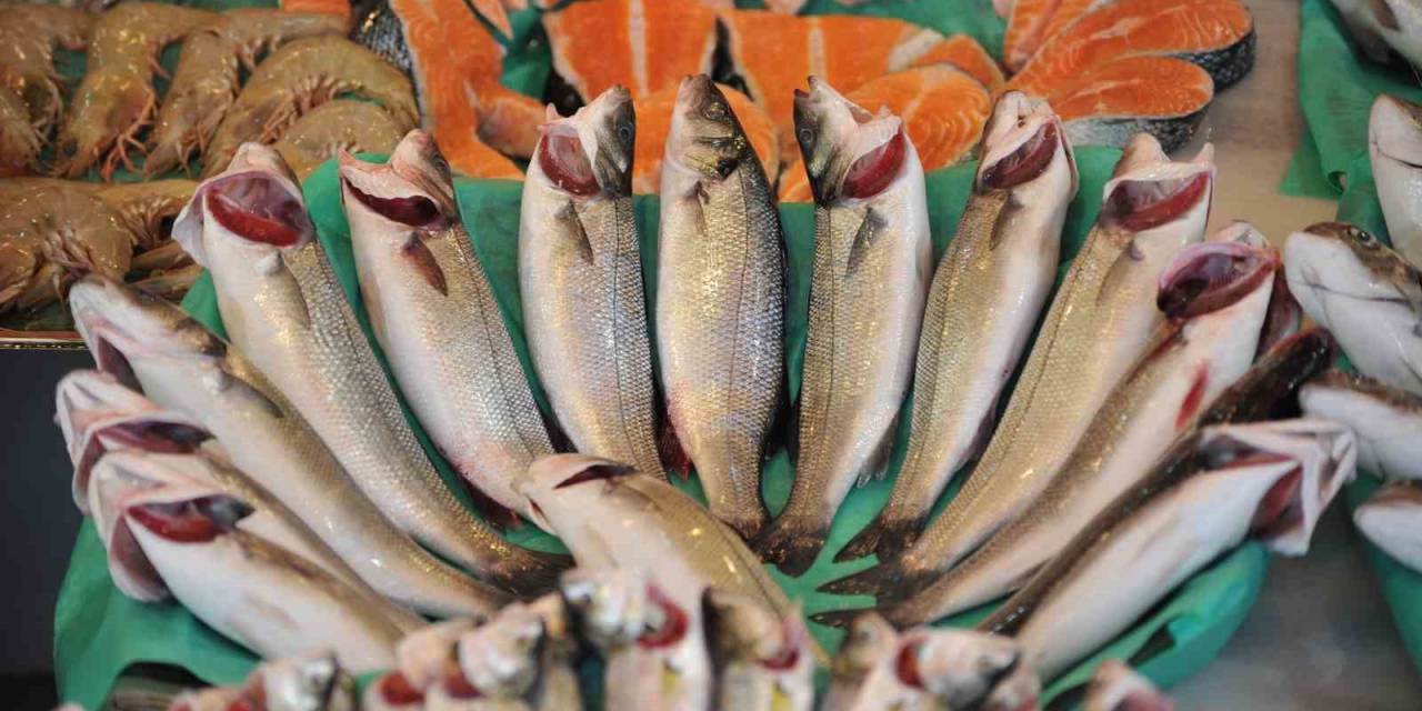 Dünya Türk Levreği Ve Çipurasını Taze, Türk Somonu Ve Alabalığını Dondurulmuş Sevdi