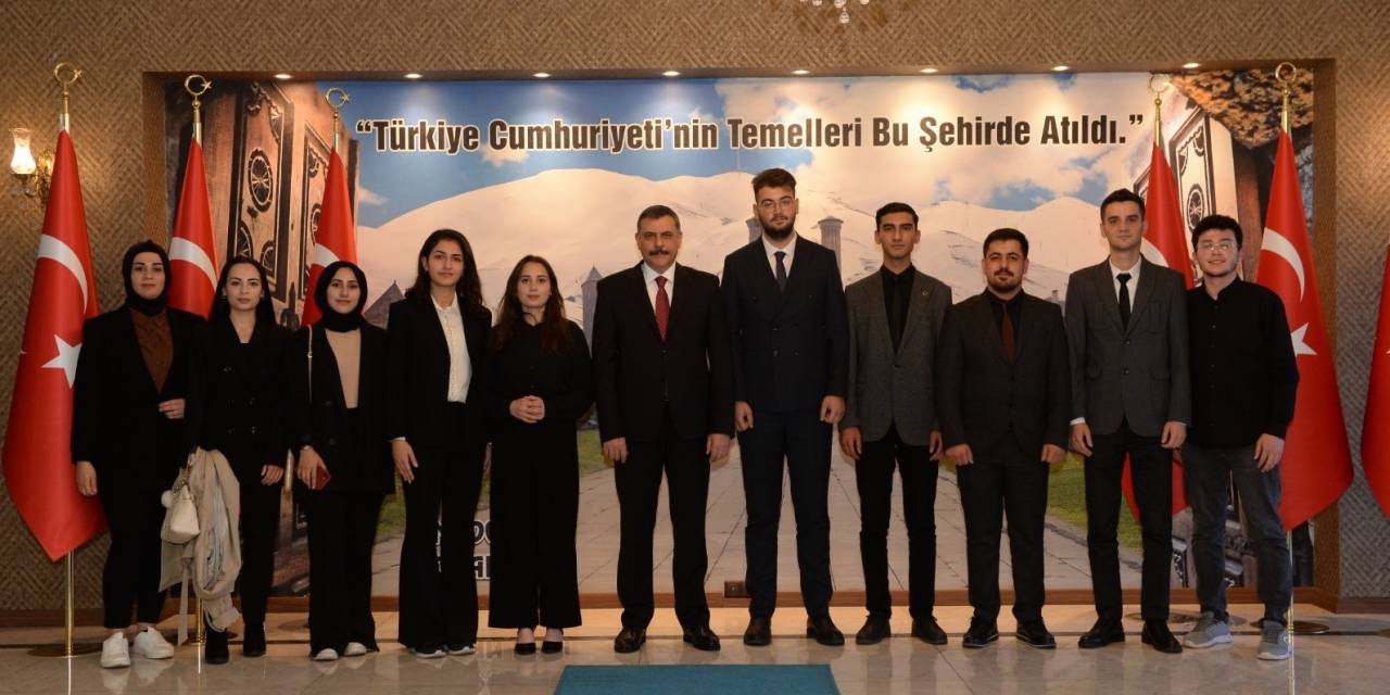 Genç Hukukçular Vali Çiftçi İle Buluştu