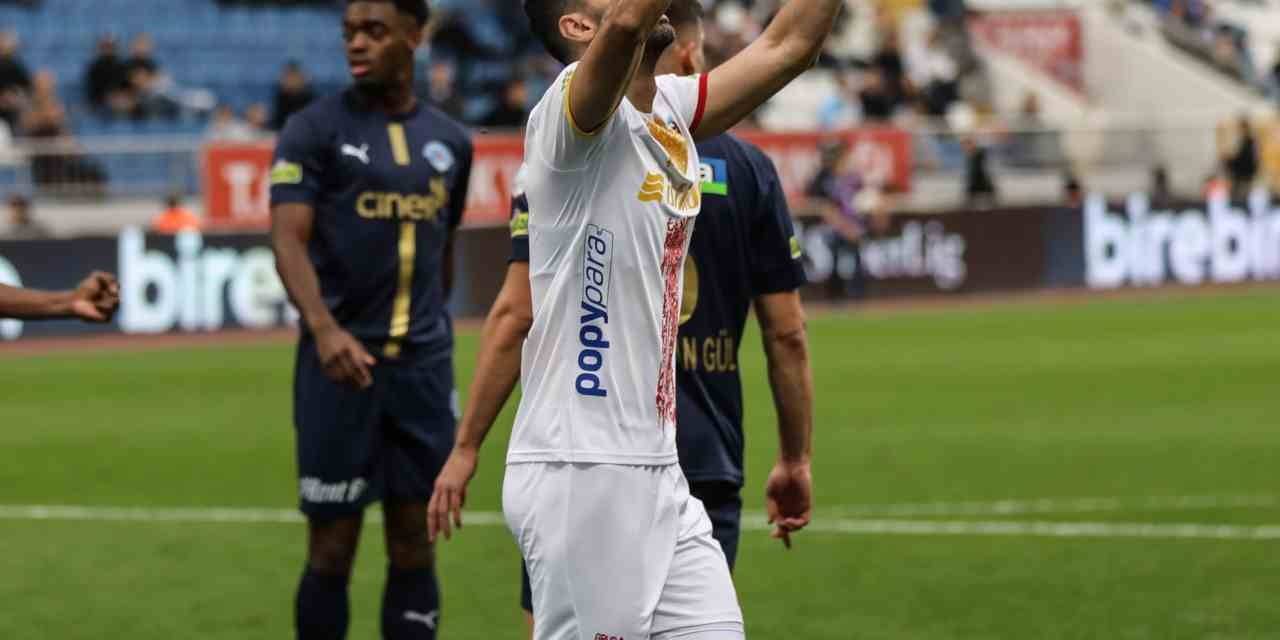 Ali Karimi İlk Golünü Attı