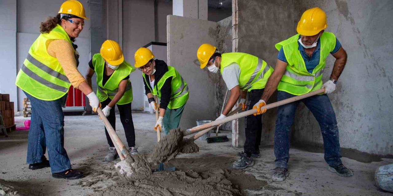 Mercek’te Kursiyerler Teorik Ve Uygulamaları Eğitim Alıyor