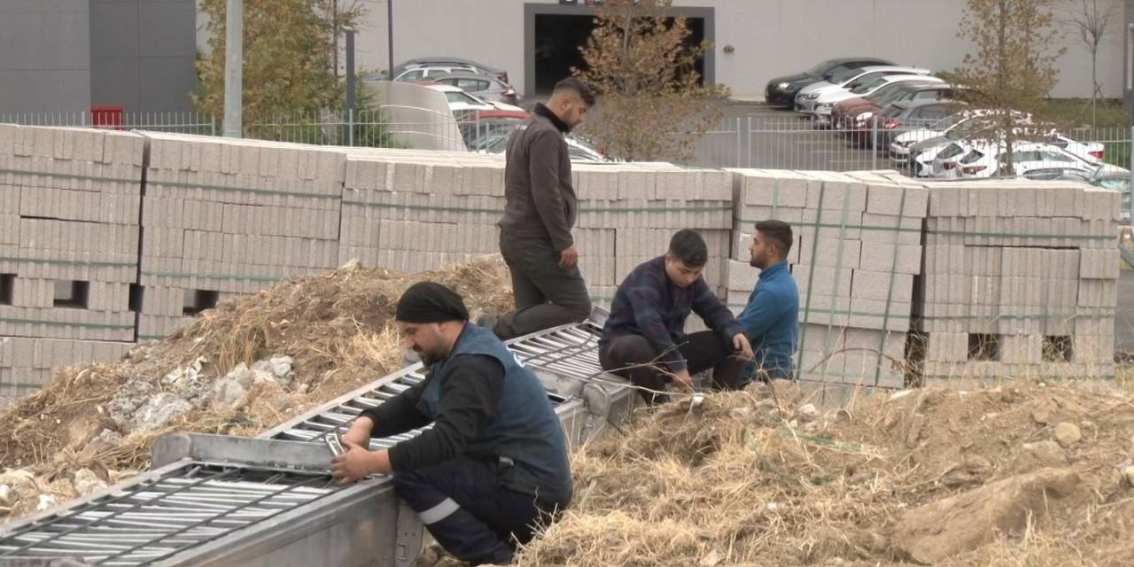 Başkent’te 70 Metrelik Yük Asansörü Devrildi