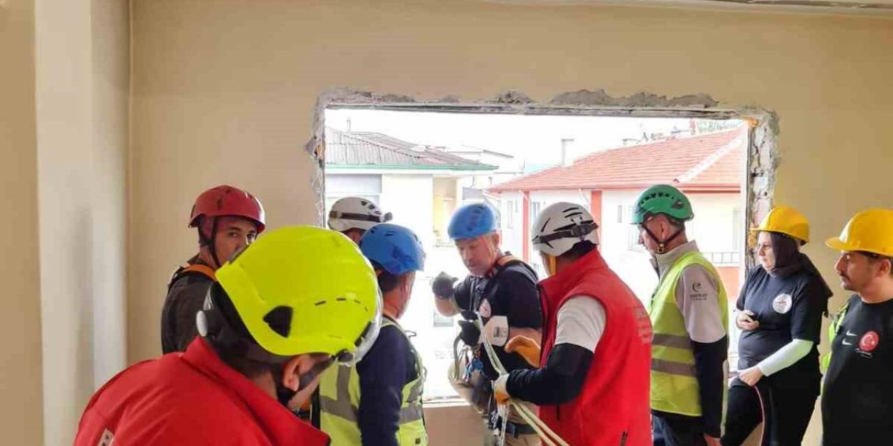 Deprem Felaketinin 24’üncü Yılında Tatbikat Yapıldı