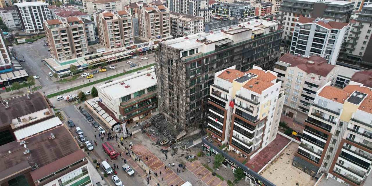 Ofisi Yanan Vatandaş: "Yangın Gündüz Olsaydı Felaketi Yaşardık"