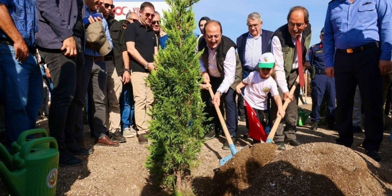 Mersin’de ’milli Ağaçlandırma Günü’nde Fidanlar Toprakla Buluştu