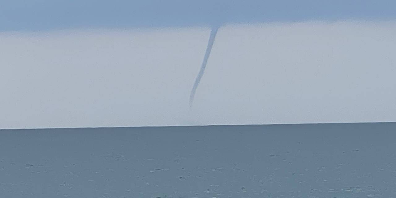 Alanya’da Denizde Görünen Hortum Karaya Çıkmadan Kayboldu