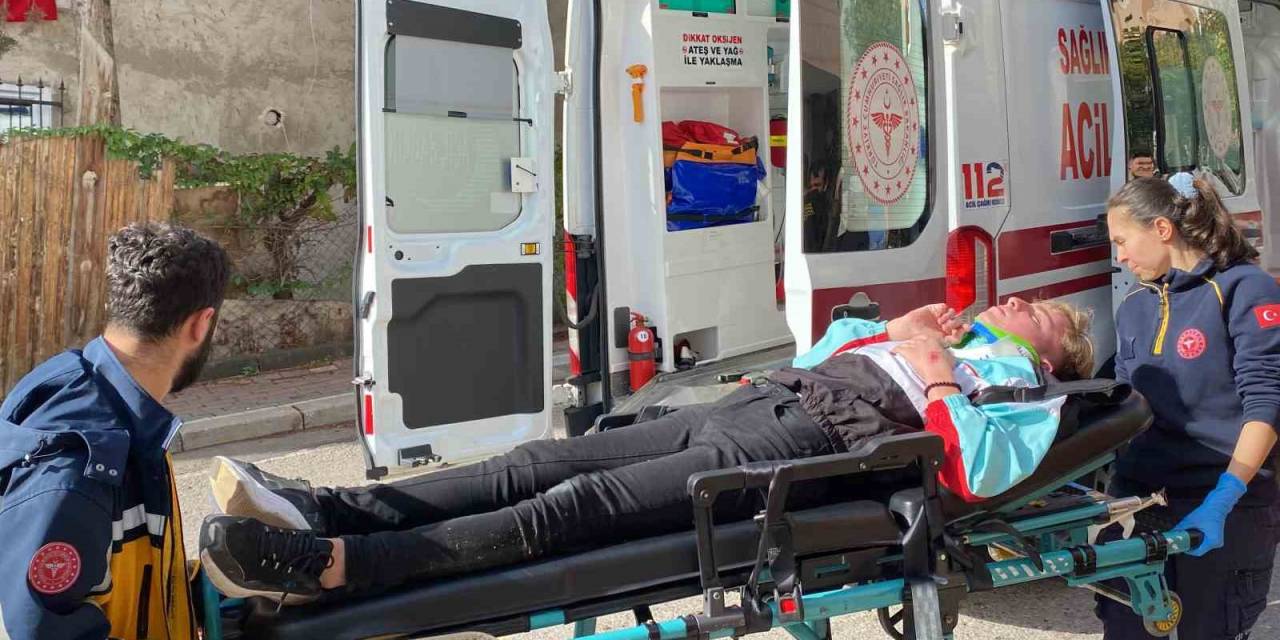 Elektrikli Scooterdan Düşen 2 Kişi Yaralandı