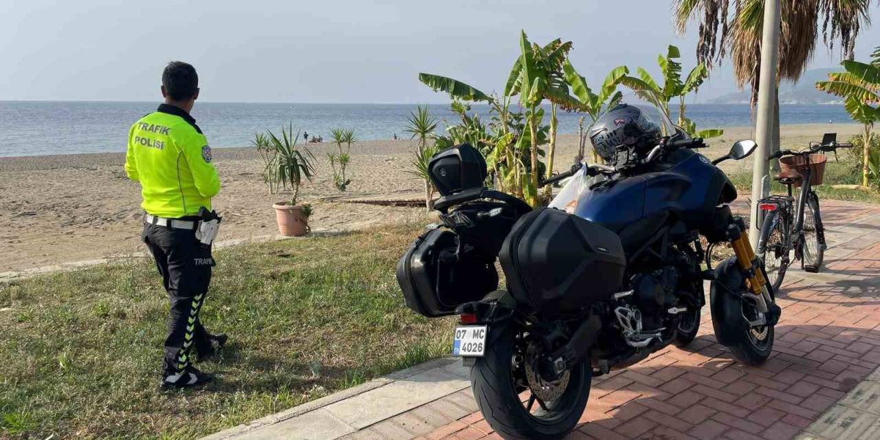 Yaya Yolunda Gezen 3 Motosiklete 40 Bin Tl Ceza
