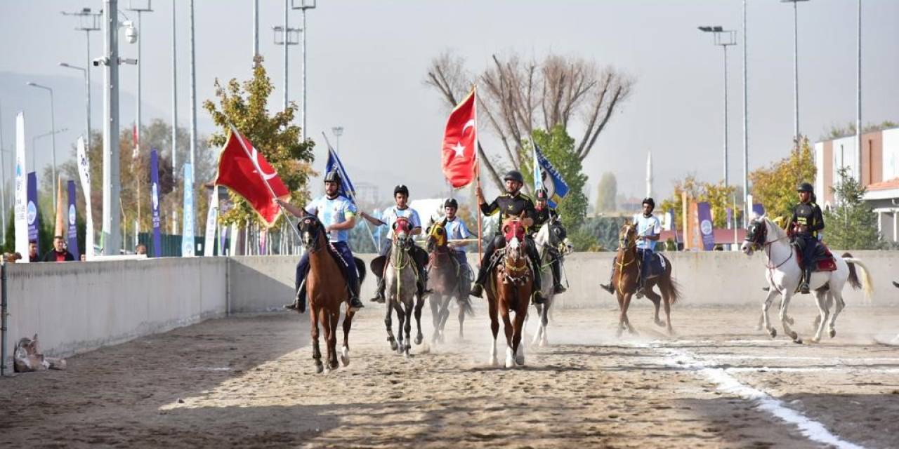 Spor A.ş., Atlı Cirit Müsabakalarına Ev Sahipliği Yaptı