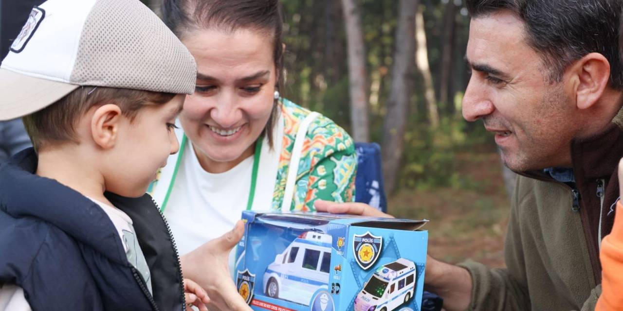 Düzenlenen Piknikte İç Isıtan Mutlu Görüntüler