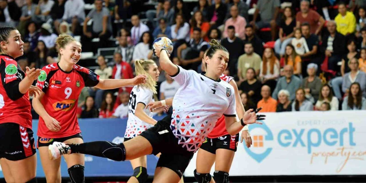 Mavi Kelebekler İlk Raundu Aldı