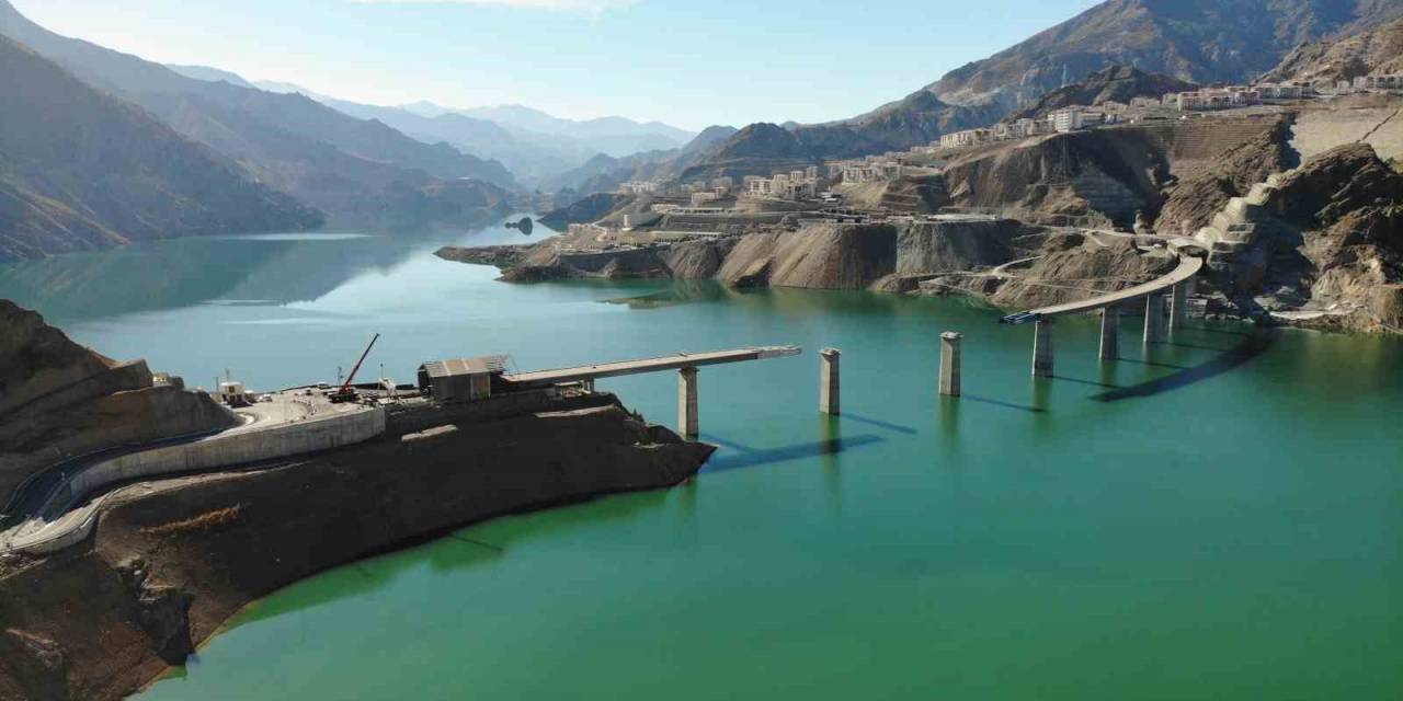 Barajı Tamamlandı Sıra Viyadükte