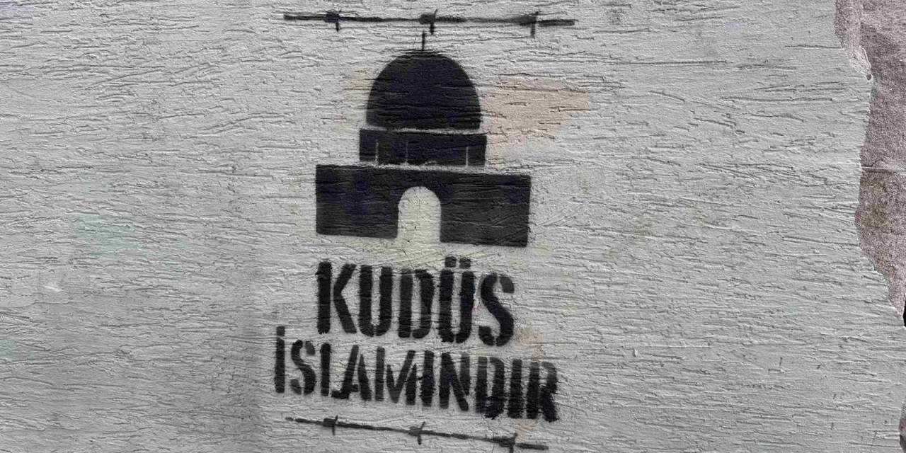 Filistin’e Duvar Yazılı Destek Devam Ediyor